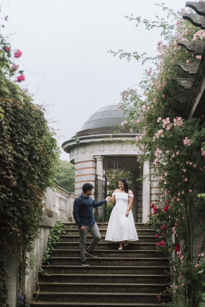 Ashlin and Noyal on garden steps